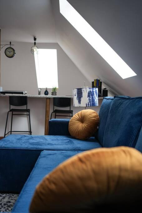 Apartment Blue Skyline *