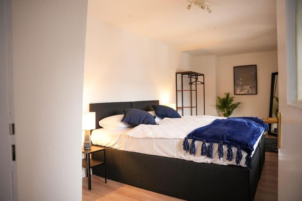 Blue Skyline Apartment